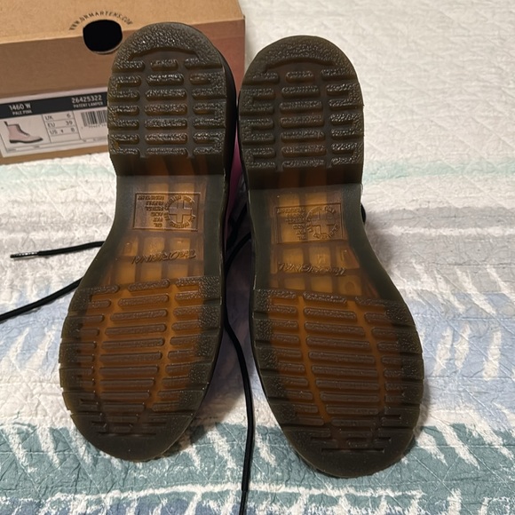 Pink Dr. Martens boots - Picture 3 of 4